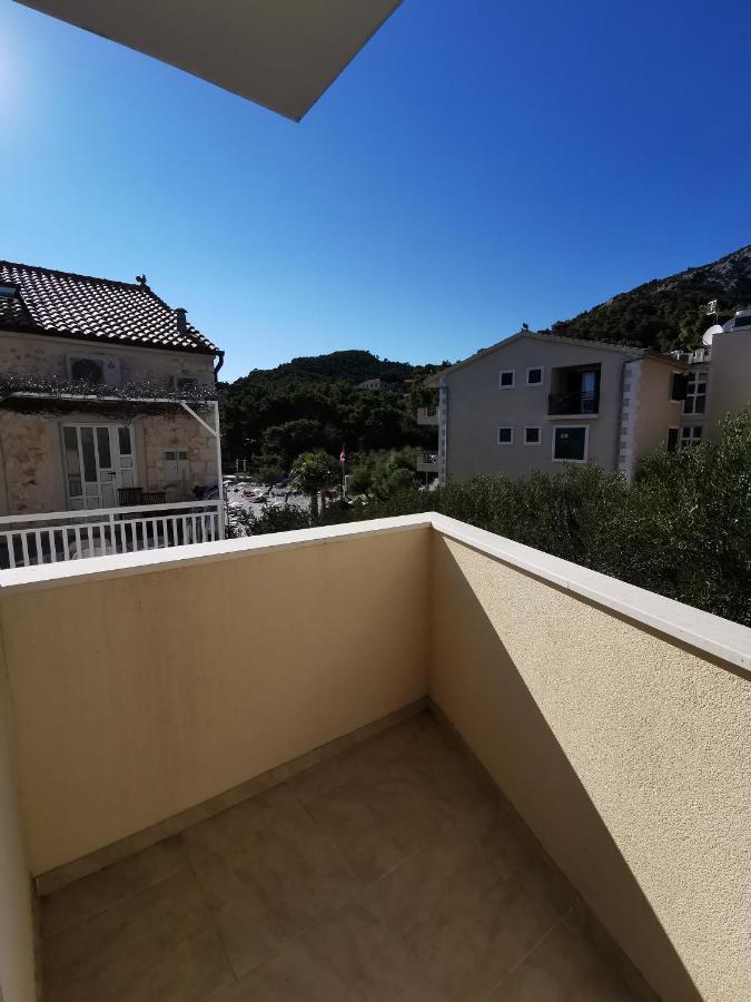 Apartmani Kronjac Milna  Exteriör bild