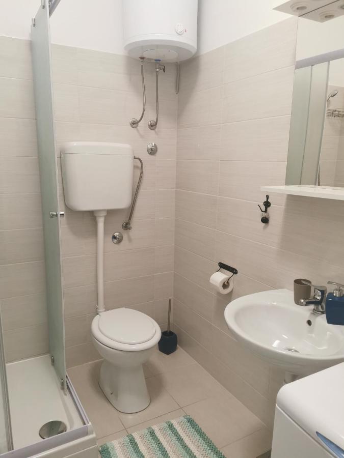 Apartmani Kronjac Milna  Exteriör bild
