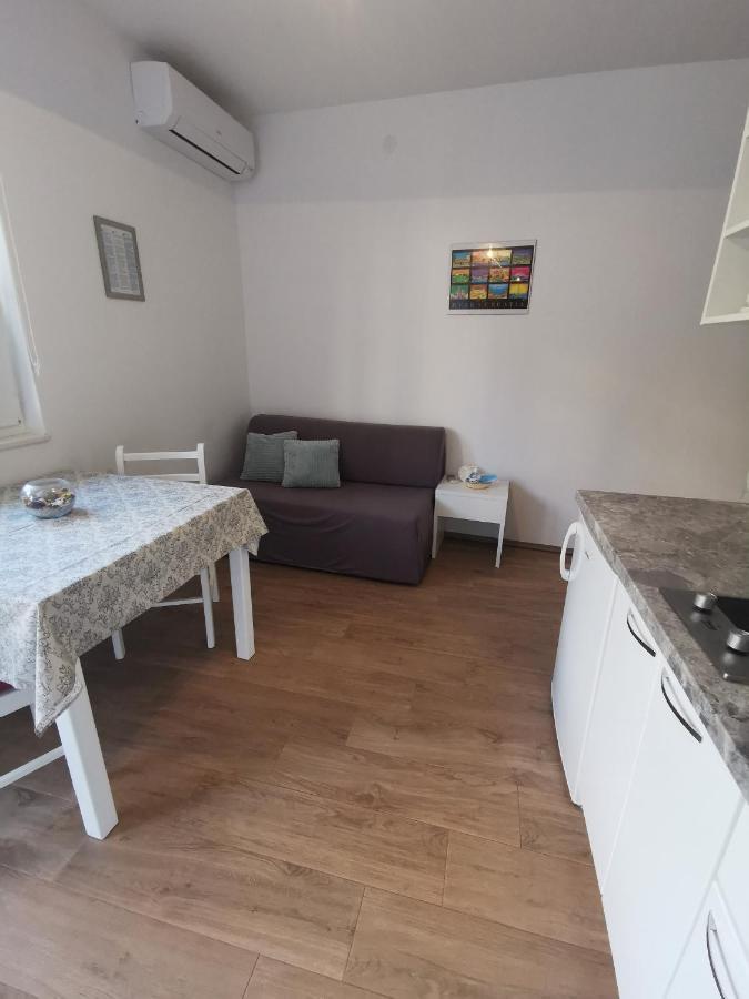 Apartmani Kronjac Milna  Exteriör bild