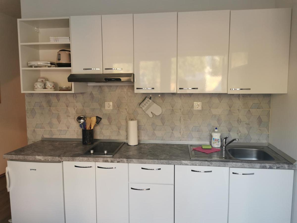 Apartmani Kronjac Milna  Exteriör bild