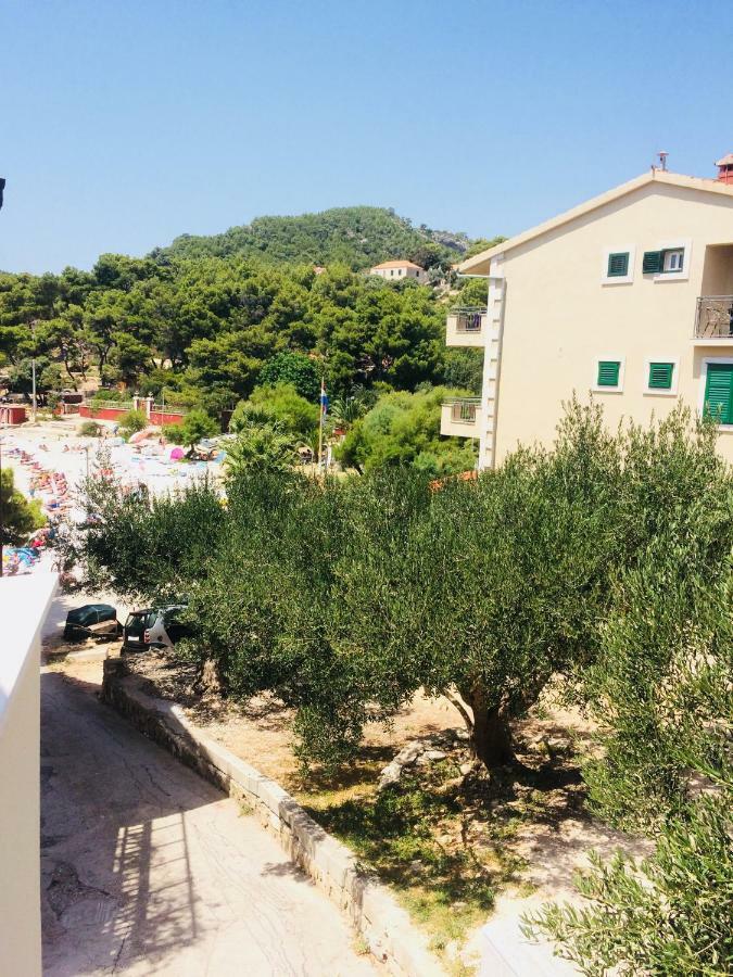 Apartmani Kronjac Milna  Exteriör bild